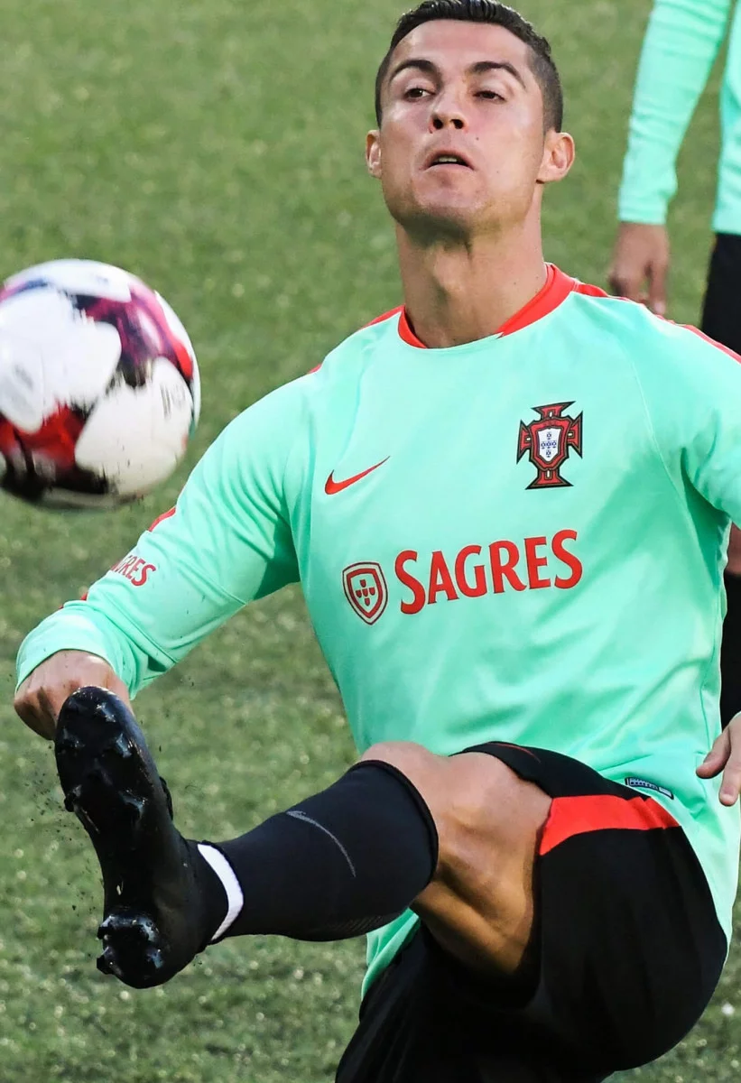 post card Blackout CR7.webp